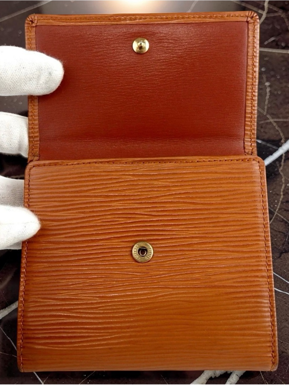 LOUIS VUITTON Epi Leather Elise Trifold Wallet 🧡 - Picture 3 of 15